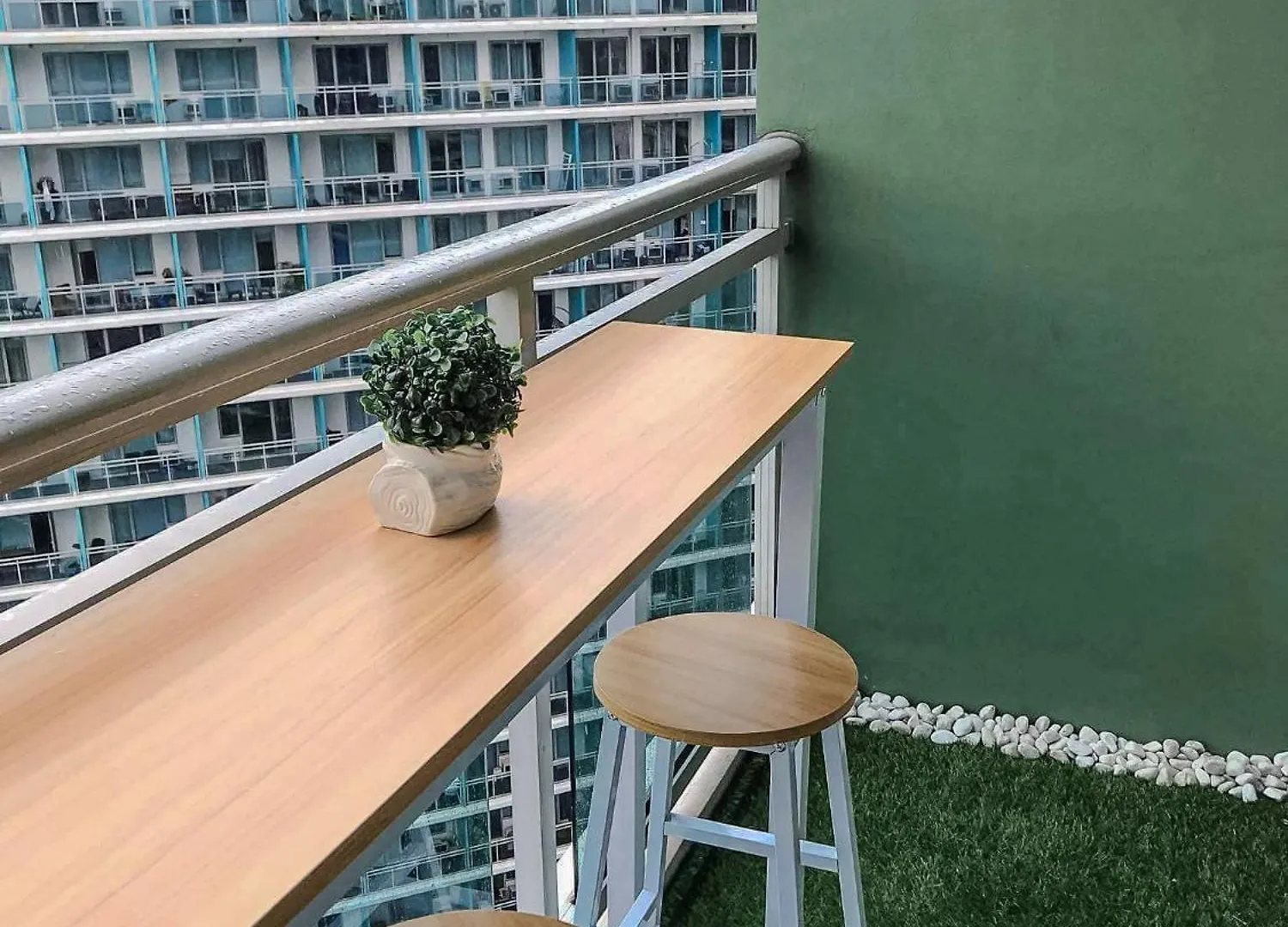 Aparthotel Azure Urban Resort Residences - Staycationary Miami 1710 Manila Philippines