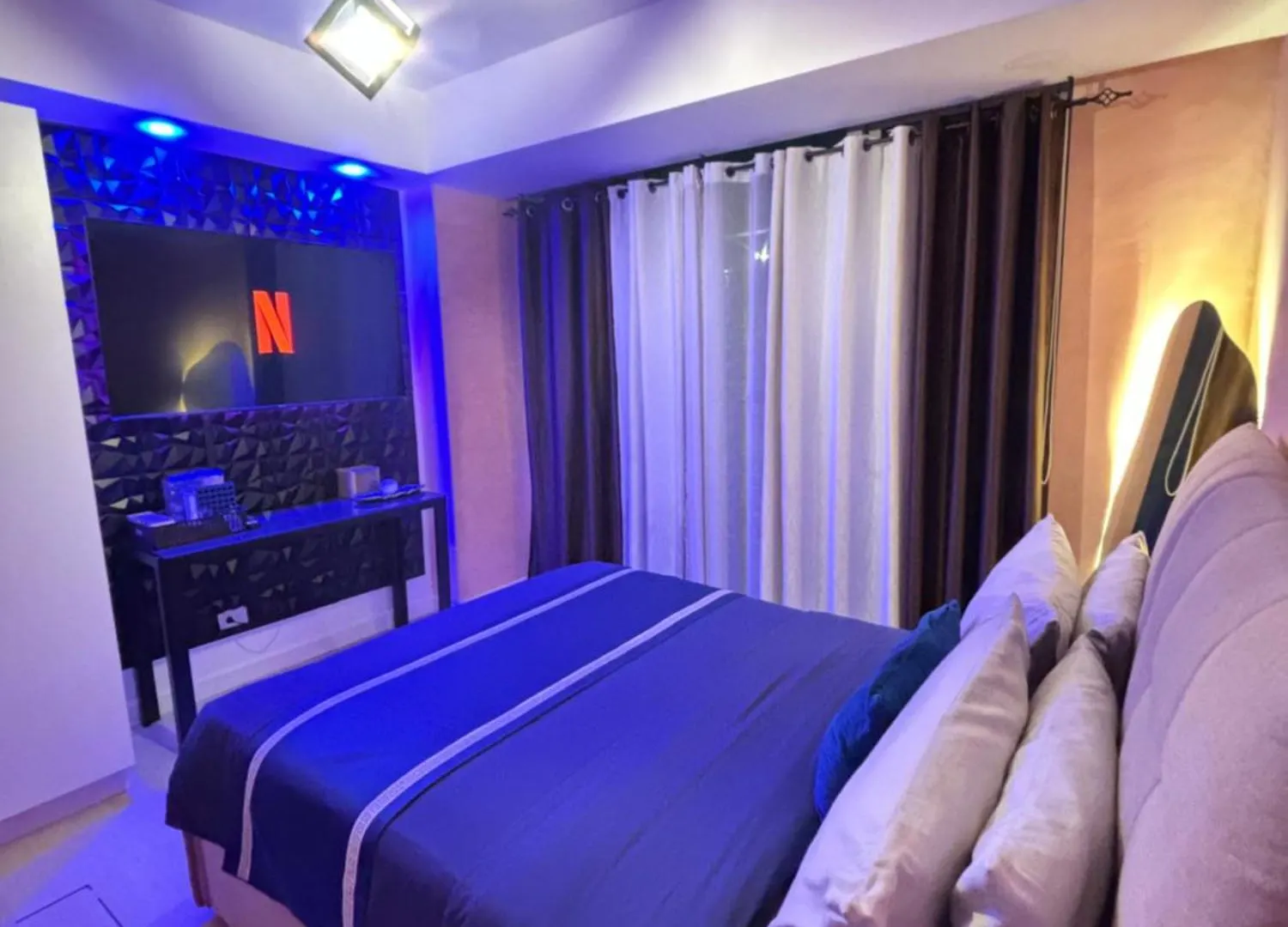 Azure Urban Resort Residences - Staycationary Miami 1710 Manila